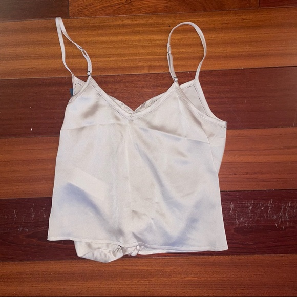 Woman’s tank top - Picture 3 of 3